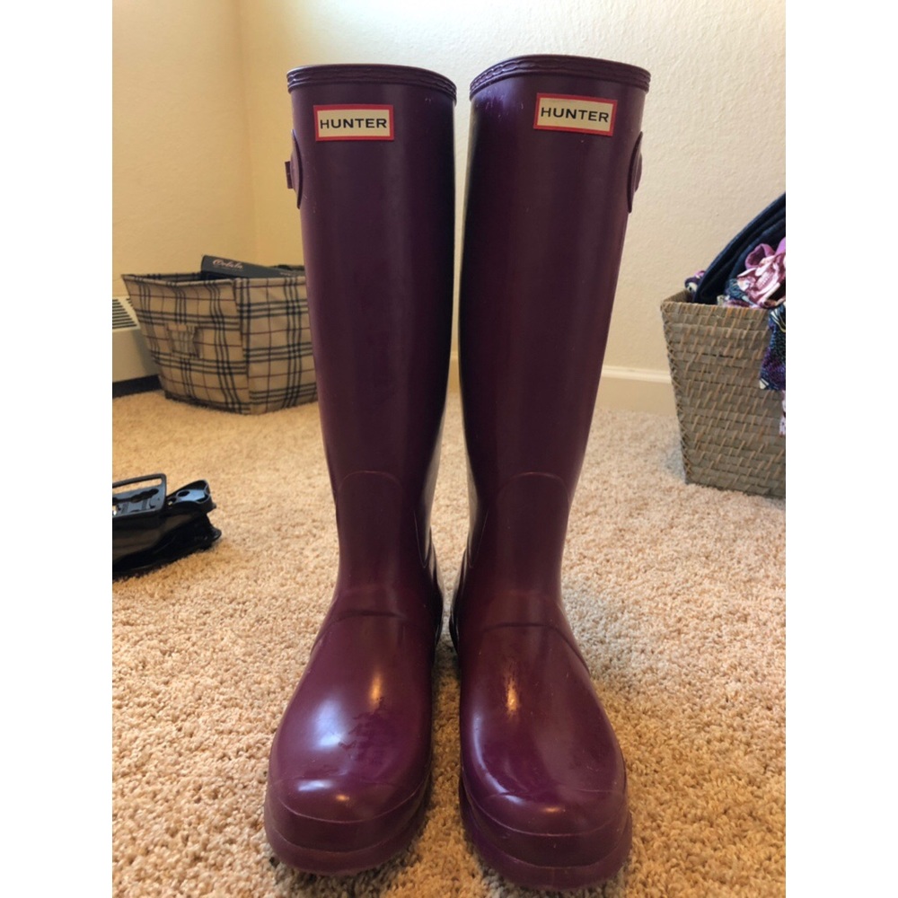 HUNTER BOOTS (TALL) Glossy Purple. SIZE 11